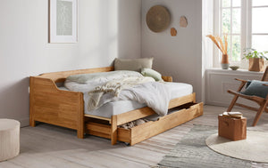 Solid oak trundle bed Frida | NordicStory
