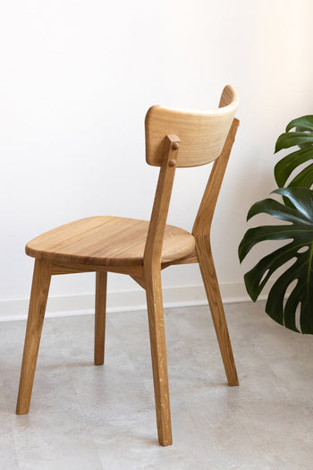 Pack of 2 or 4 Solid Oak Dining Chairs Isku | NordicStory