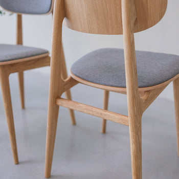 Pack of 2 or 4 Varde Dining Chairs, Solid Oak Frame, Upholstery | NordicStory