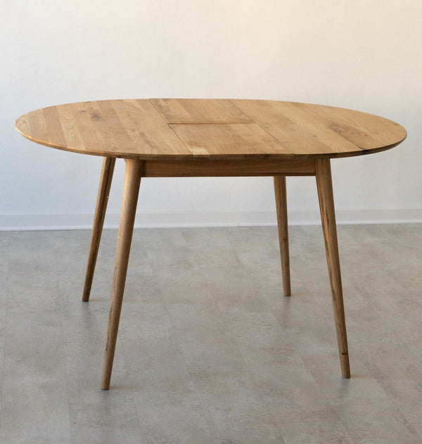 Round extendable dining table in solid oak Escandi 3, 100-130 x 100 x 75 cm | NordicStory