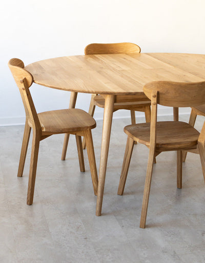 Pack of 2 or 4 Solid Oak Dining Chairs Isku | NordicStory