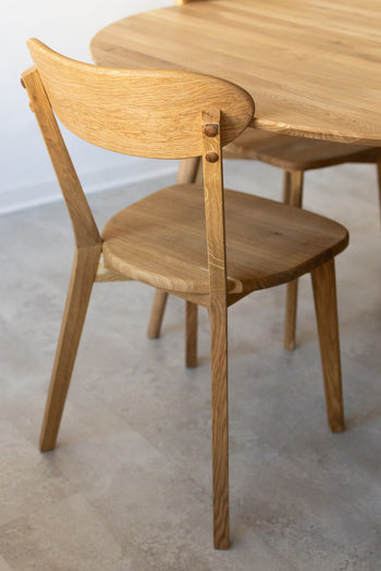 Pack of 2 or 4 Solid Oak Dining Chairs Isku | NordicStory