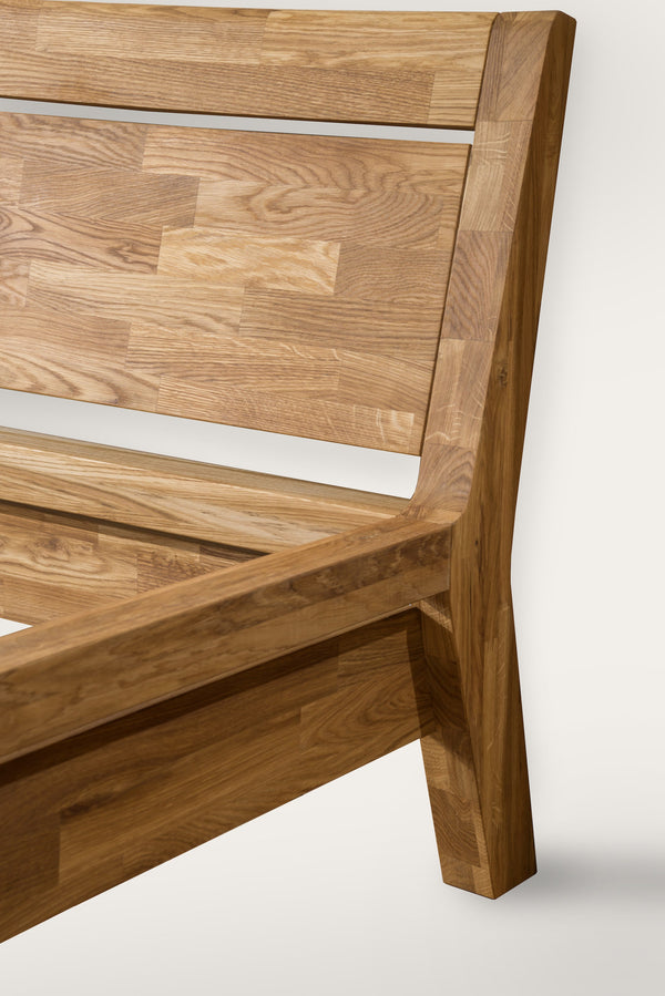 NordicStory Bed in solid oak wood
