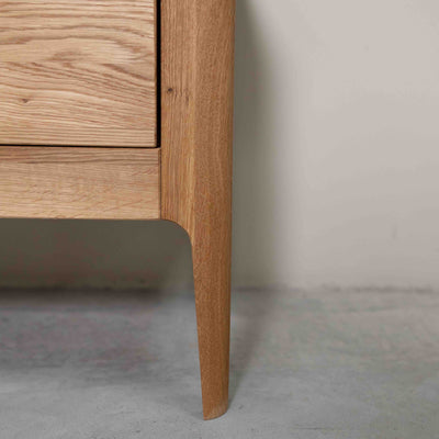 Atlanta solid oak bedside table, 56,2 x 38,2 x 47 cm (56,2 x 38,2 x 47 cm) | NordicStory
