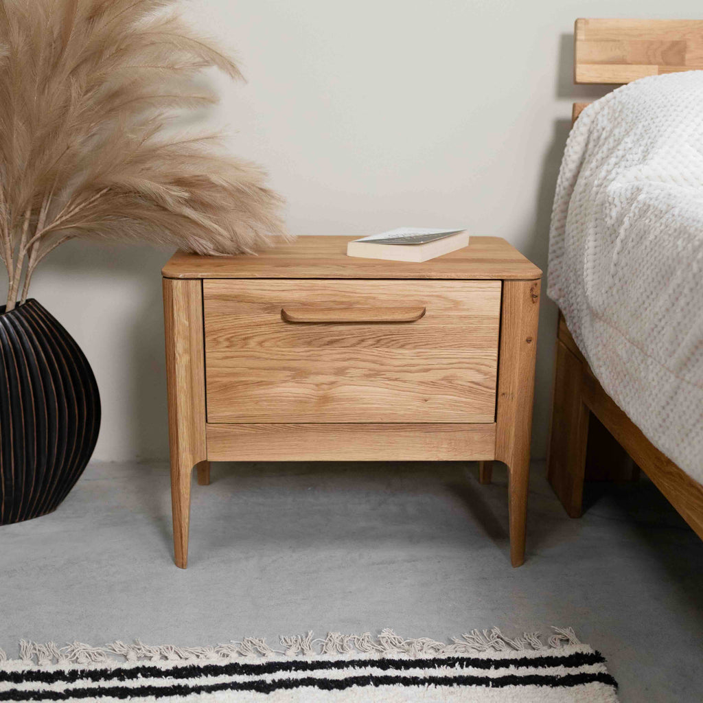Atlanta solid oak bedside table, 56,2 x 38,2 x 47 cm (56,2 x 38,2 x 47 cm) | NordicStory