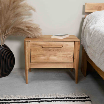 Atlanta solid oak bedside table, 56,2 x 38,2 x 47 cm (56,2 x 38,2 x 47 cm) | NordicStory