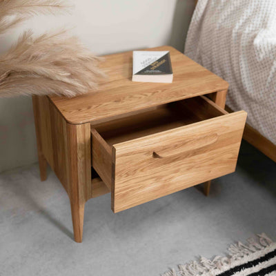 Atlanta solid oak bedside table, 56,2 x 38,2 x 47 cm (56,2 x 38,2 x 47 cm) | NordicStory