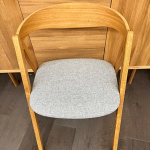 Pack of 2 or 4 Oscar Solid Oak Dining Chairs, upholstered | VESKOR