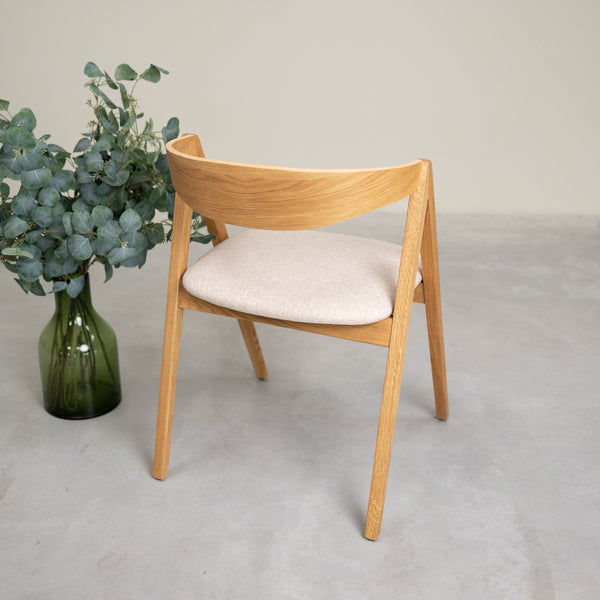 Pack of 2 or 4 Oscar Solid Oak Dining Chairs, upholstered | VESKOR