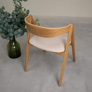 Pack of 2 or 4 Oscar Solid Oak Dining Chairs, upholstered | VESKOR