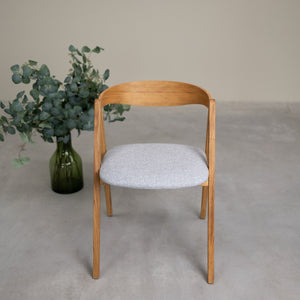 Pack of 2 or 4 Oscar Solid Oak Dining Chairs, upholstered | VESKOR