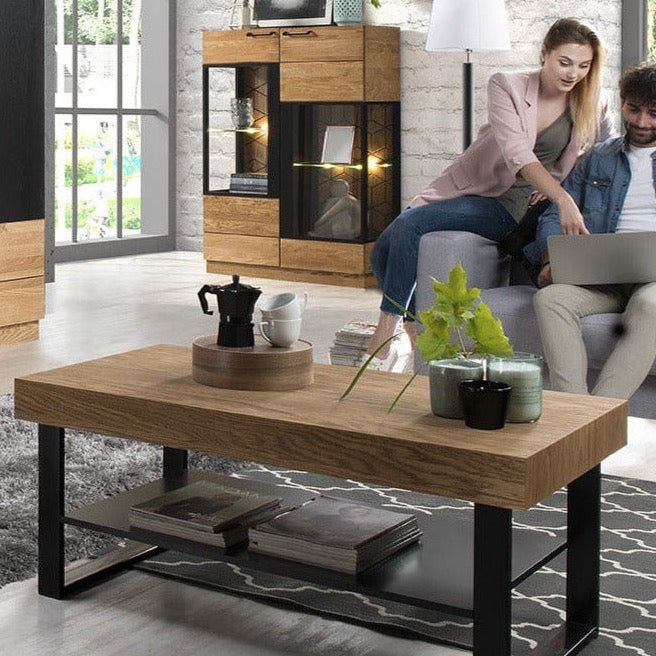 LoftStory Coffee table with metal legs 