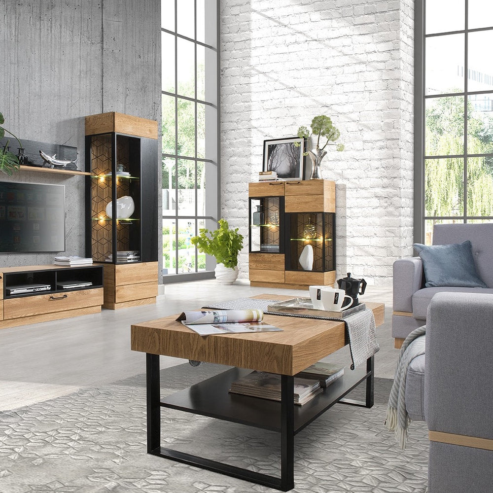 LoftStory Coffee table with metal legs 