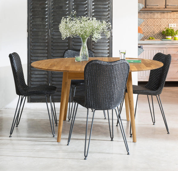 NordicStory Round extendable solid oak dining table with round top