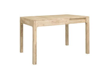 NordicStory Extending dining table in solid oak wood