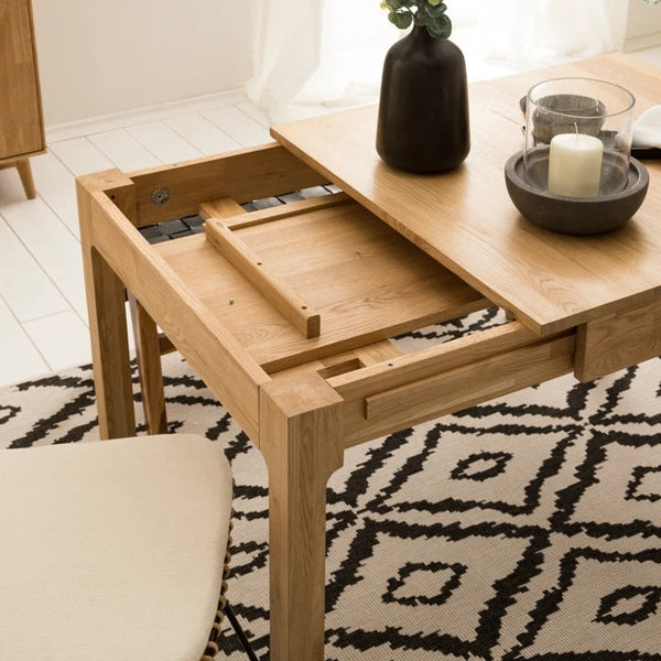 NordicStory Extending dining table in solid oak Marsi Oak.