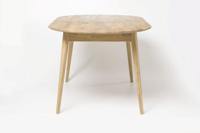 NordicStory Extending oval dining table in solid oak wood