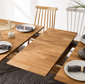 NordicStory Rectangular extendable dining table in solid oak Escandi