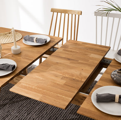 NordicStory Rectangular extendable dining table in solid oak "Escandi".