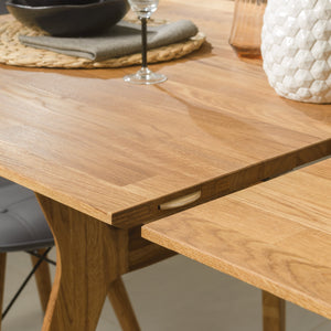 NordicStory Extending dining table made of solid oak wood