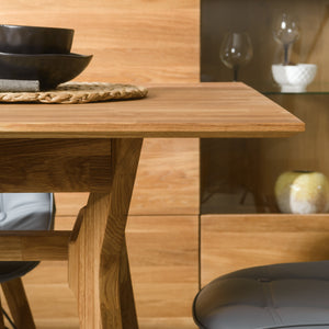 NordicStory Extending dining table made of solid oak wood