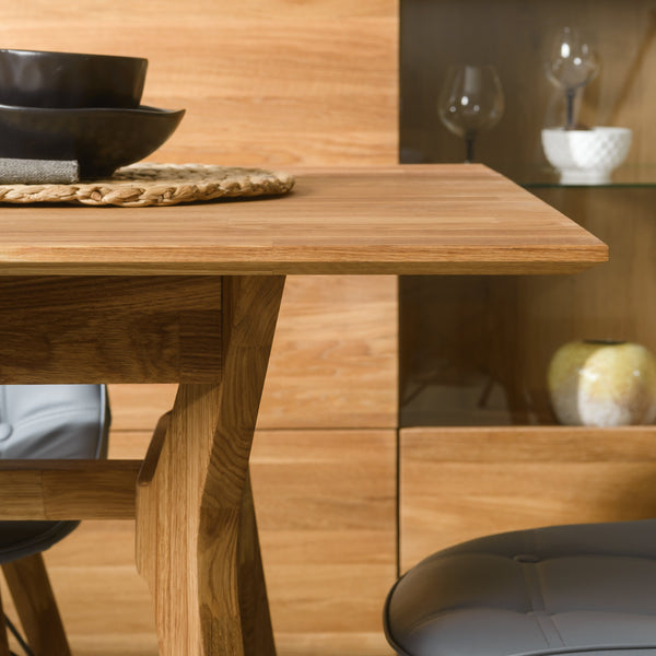 NordicStory Extending dining table made of solid oak wood