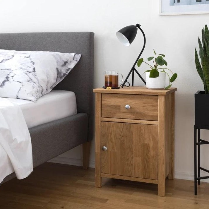 Bedside table in solid oak wood Laura 2, 45 x 37 x 60 cm. | NordicStory