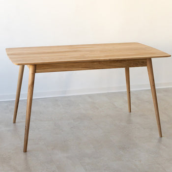  NordicStory Rectangular dining table in solid oak wood 