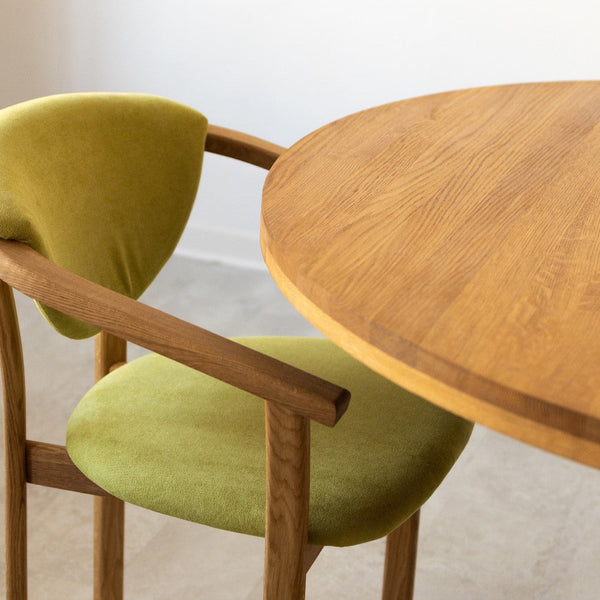 NordicStory Extending dining table in solid oak MOBY
