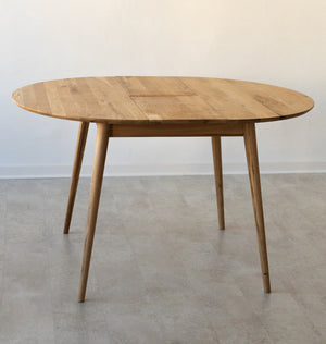 NordicStory Round extendable dining table in solid oak Escandi 3 100-130 x 100 x 75 cm.  Media 1 of 20