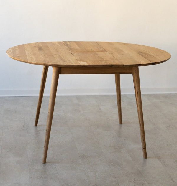 NordicStory Round extendable dining table in solid oak Escandi 3 100-130 x 100 x 75 cm.  Media 1 of 20