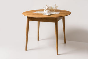 NordicStory Round dining table in solid oak wood 