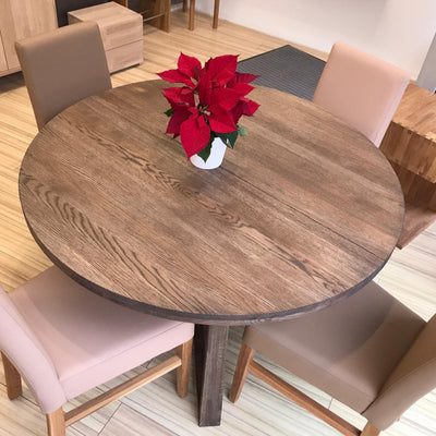 NordicStory Round extendable solid oak dining table